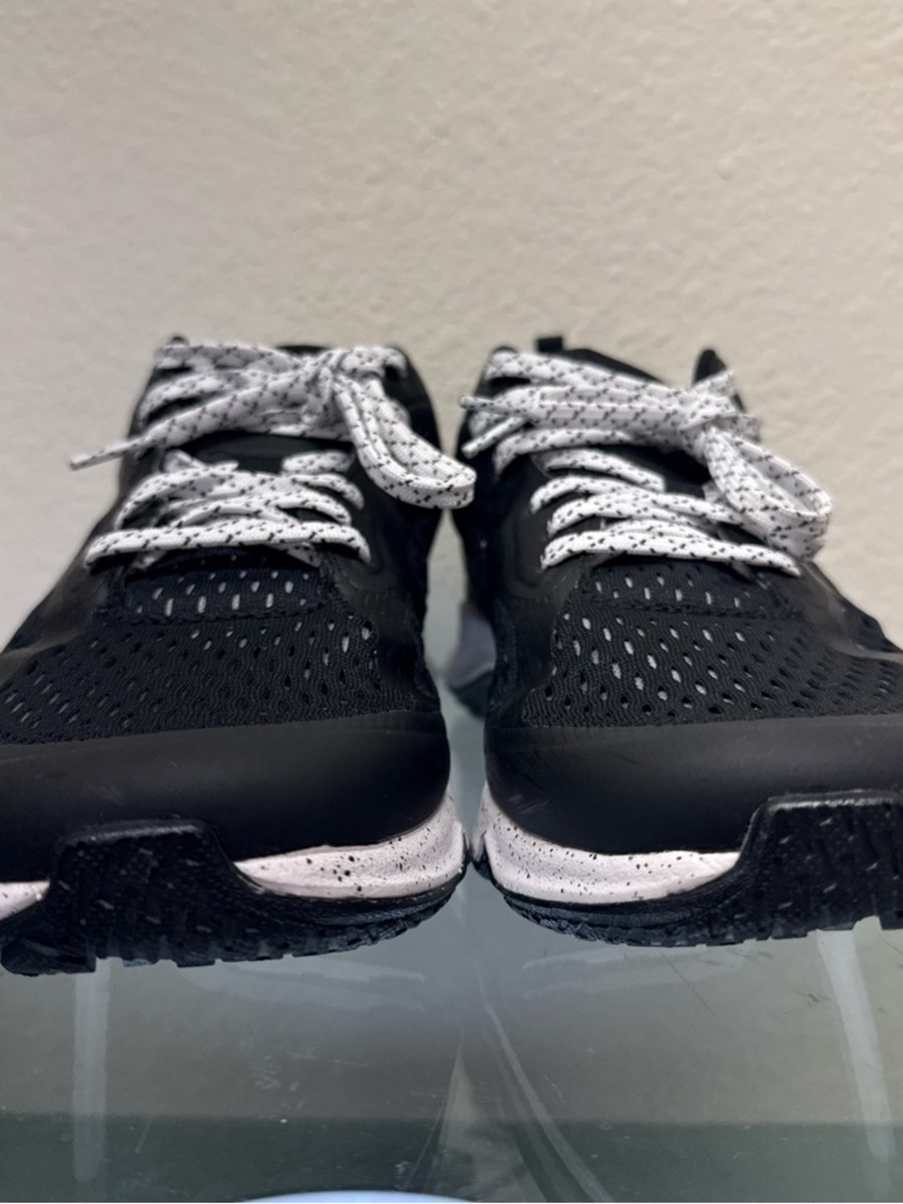Size 9, women’s Columbia Vitesse Black and White Athletic Shoes